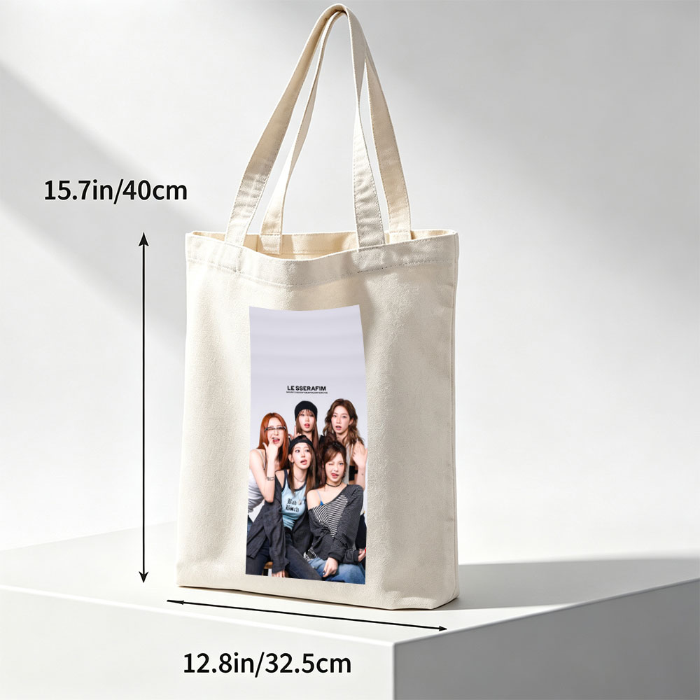 LE SSERAFIM Group Photo with Members in Casual Outfits and Playful Poses - Canvas tote bags