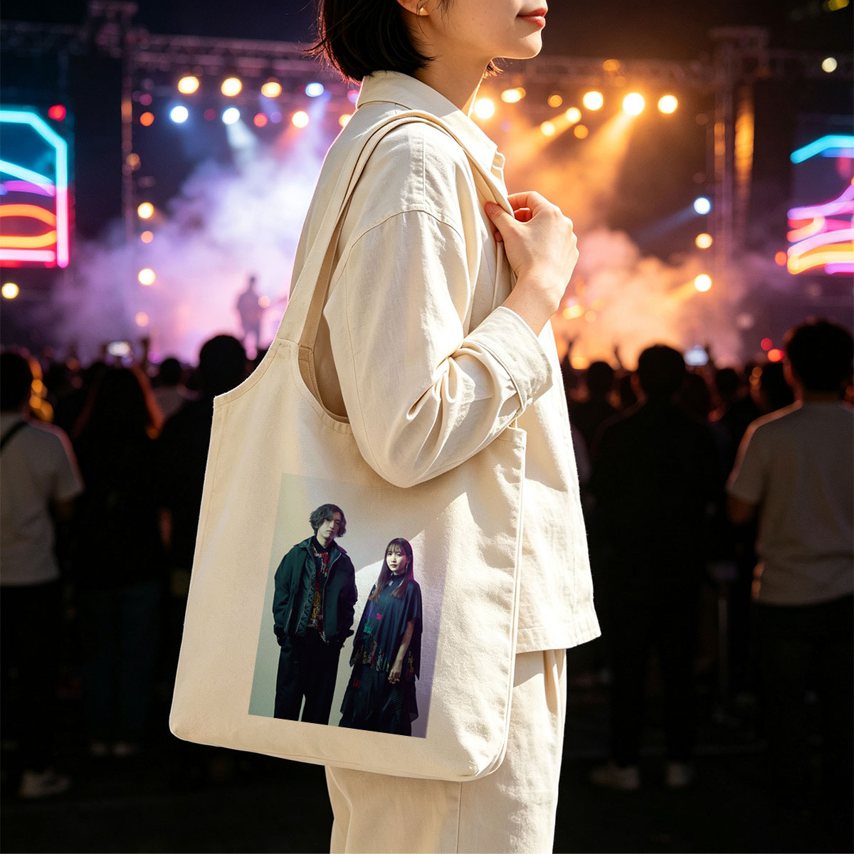 YOASOBI in Studio Portrait - Fashionable Duo Poses Against Gradient Background - Canvas shoulder bags/