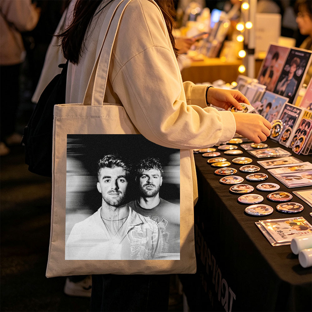 Liam Payne and a Friend in a Black-and-White Portrait with Blurred Background - Canvas tote bags