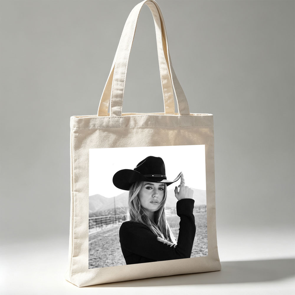 Maren Morris in Cowboy Hat Outdoors Black and White Portrait - Canvas tote bags