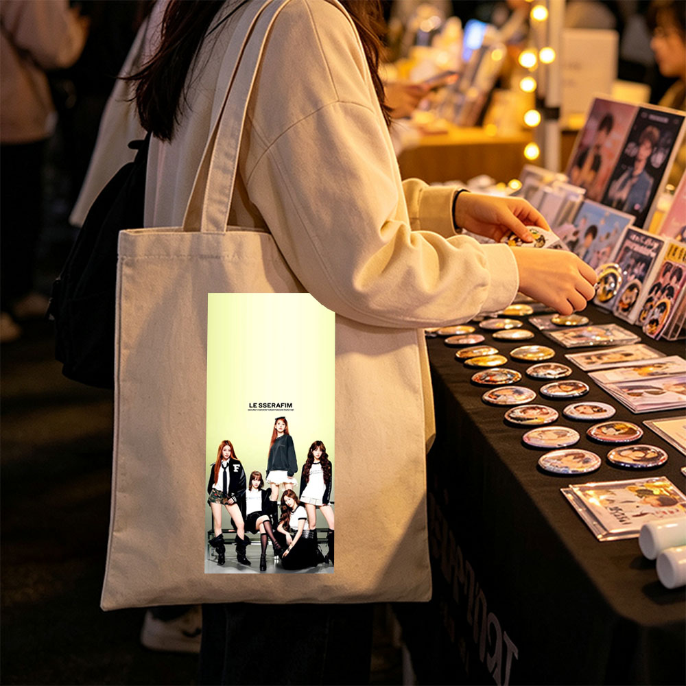 LE SSERAFIM Group Photo in School-Inspired Outfits on a Bright Green Background - Canvas tote bags