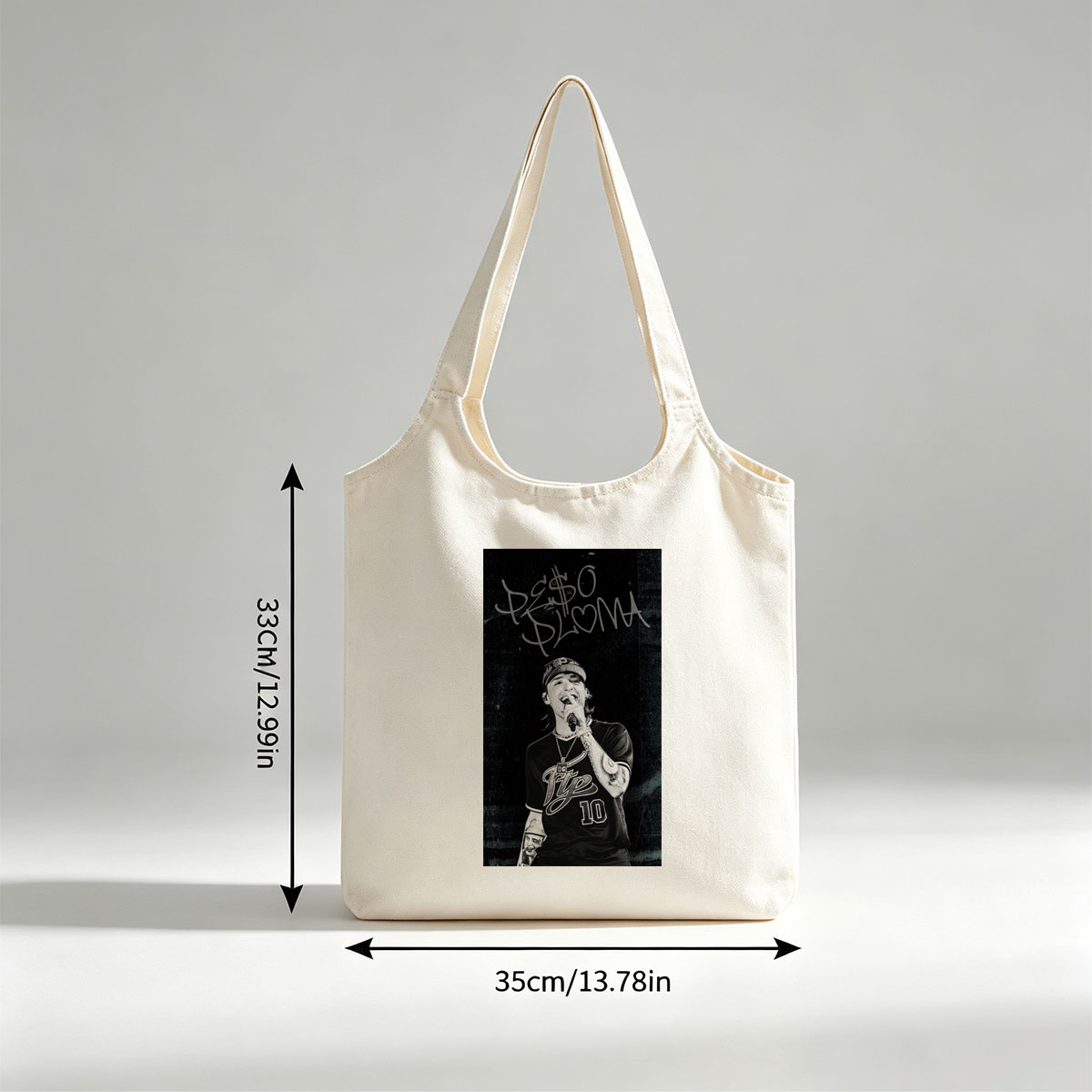 Peso Pluma Performing Live in Black and White Concert Photo - Canvas shoulder bags/