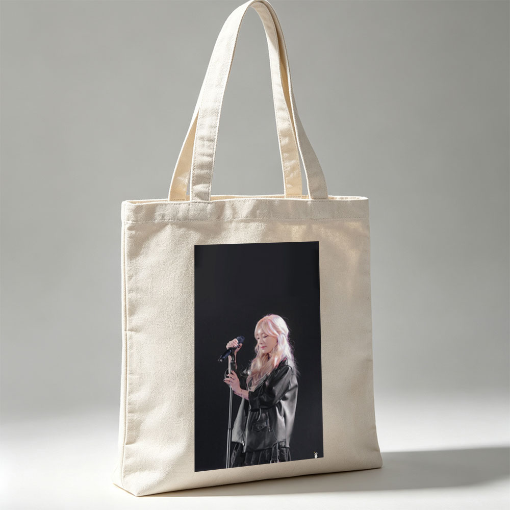 Lisa Blackpink Live Performance on Stage Holding Microphone in Leather Outfit - Canvas tote bags