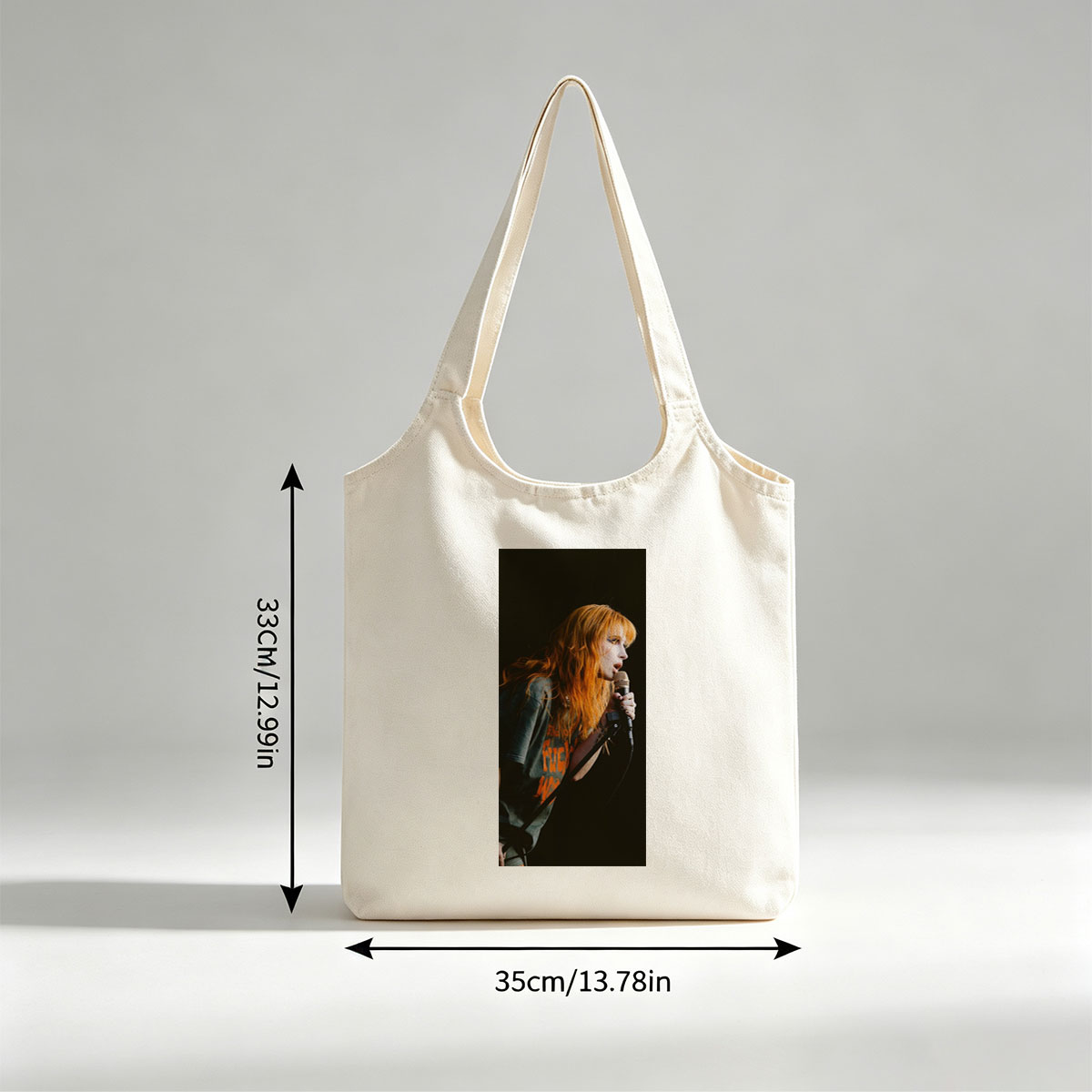 Paramore's Hayley Williams Performing on Stage with Microphone in Hand - Canvas shoulder bags/