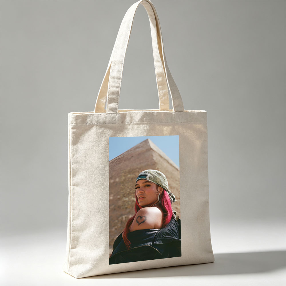 Doja Cat in Egypt with Pyramid Background and Pink Hair - Canvas tote bags