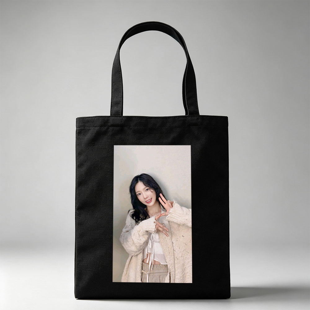 Lee Su-jeong in a Cozy Outfit Making a Peace Sign Pose - Canvas tote bags