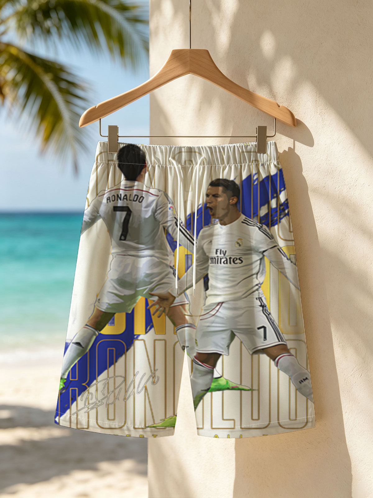 Cristiano Ronaldo Real Madrid 7 GOAT Football Legend -  Beach shorts
