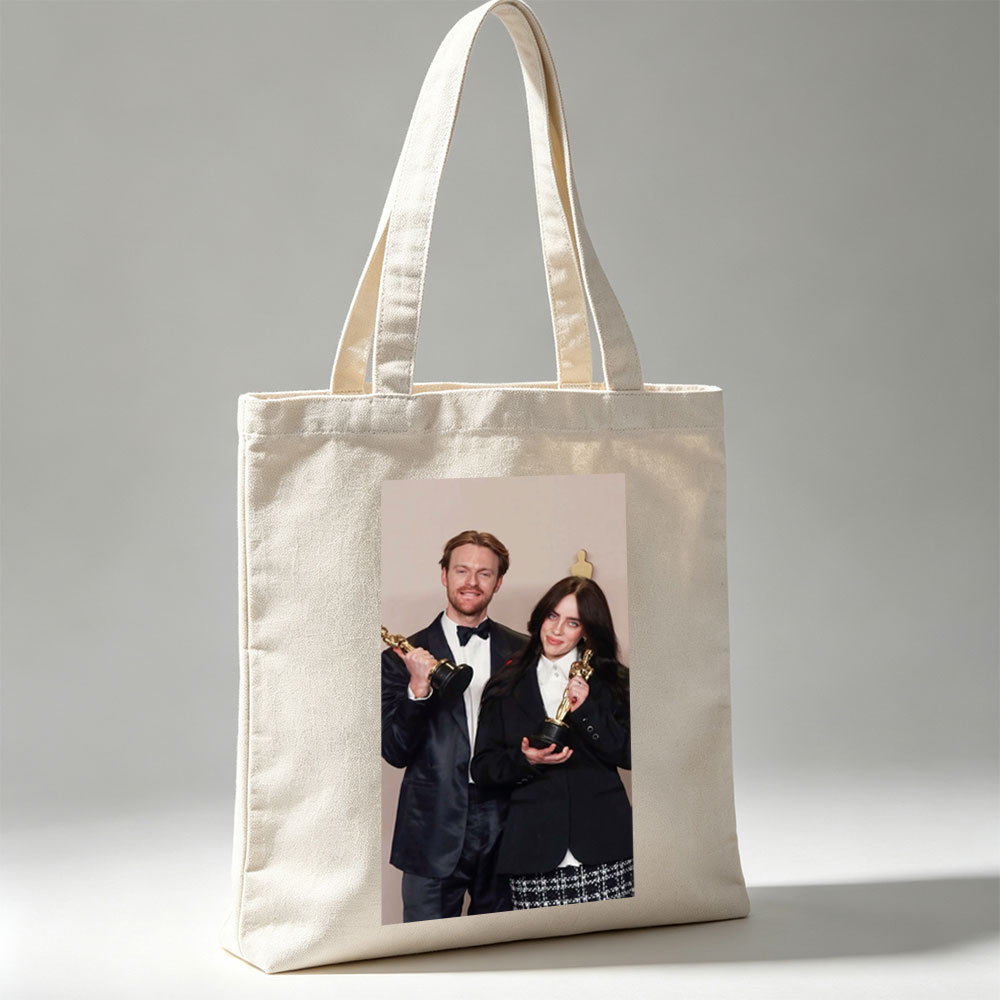 Billie Eilish and Finneas O'Connell at Oscars 2022 Holding Golden Statuettes - Canvas tote bags