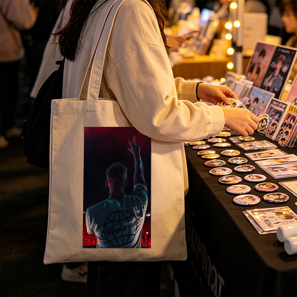 Martin Garrix Live Performance Raising Hand in Crowd at Concert - Canvas tote bags