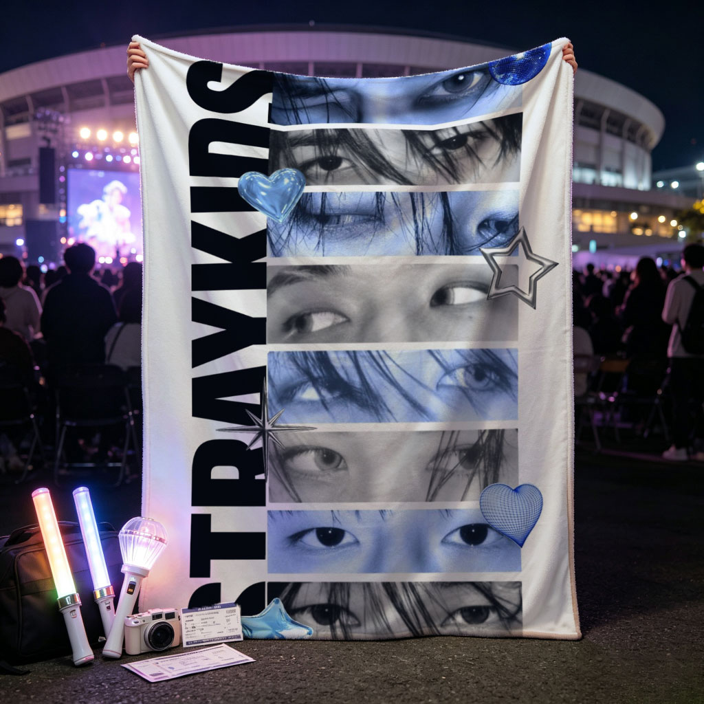 Stray Kids Eyes Close-Up Blue Toned Portrait with Stars and Hearts - Blankets