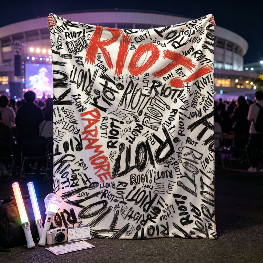 Paramore Riot Scene - Bold Red and Black 