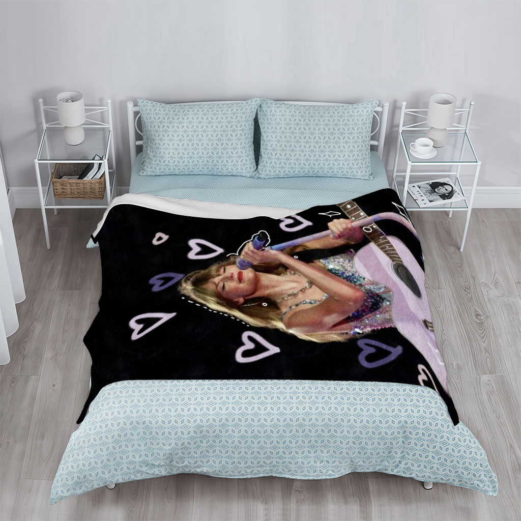 Taylor Swift Performing Live with Acoustic Guitar and Hearts Overlay - Blankets