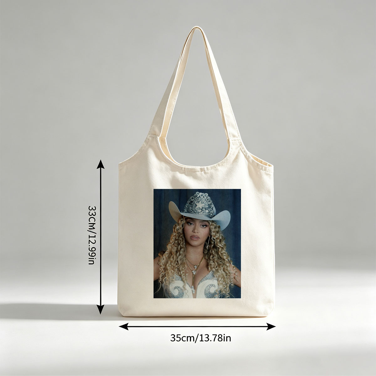 Beyonce in Cowboy Hat and Sparkling Outfit with Long Curly Hair - Canvas shoulder bags/