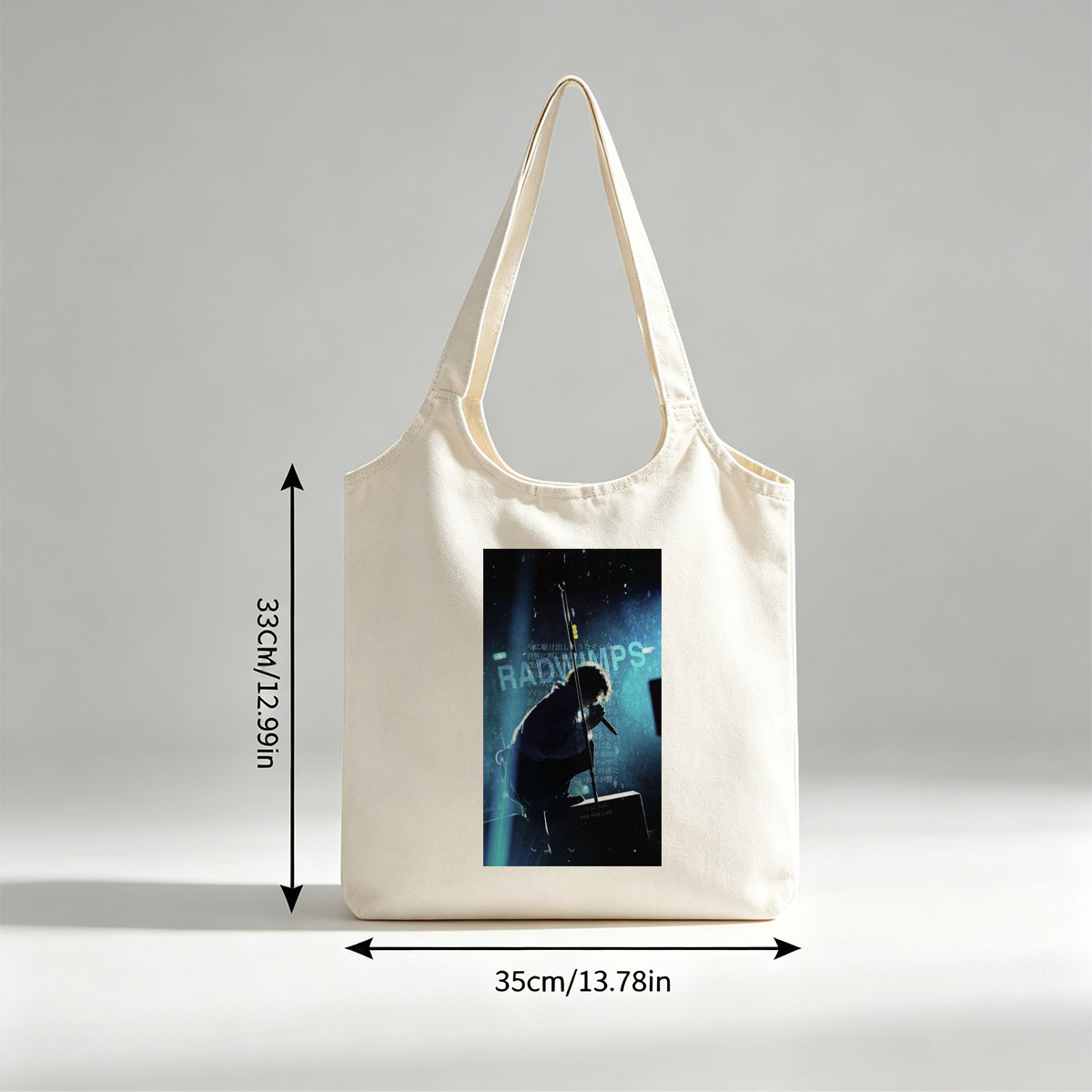 RADWIMPS Live Performance - Singer on Stage with Microphone and Dramatic Lighting - Canvas shoulder bags/
