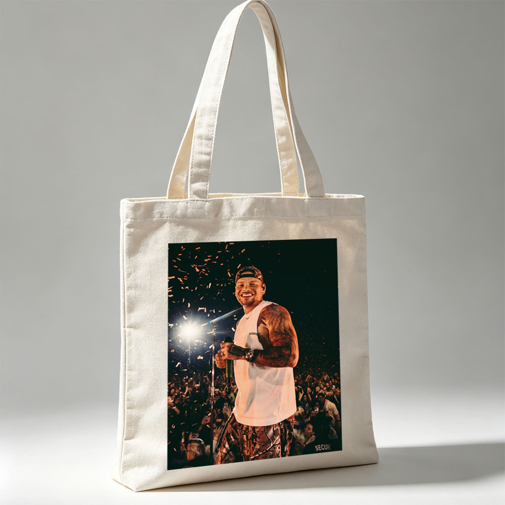 Chris Brown Live Performance with Confetti and Crowd in Background - Canvas tote bags
