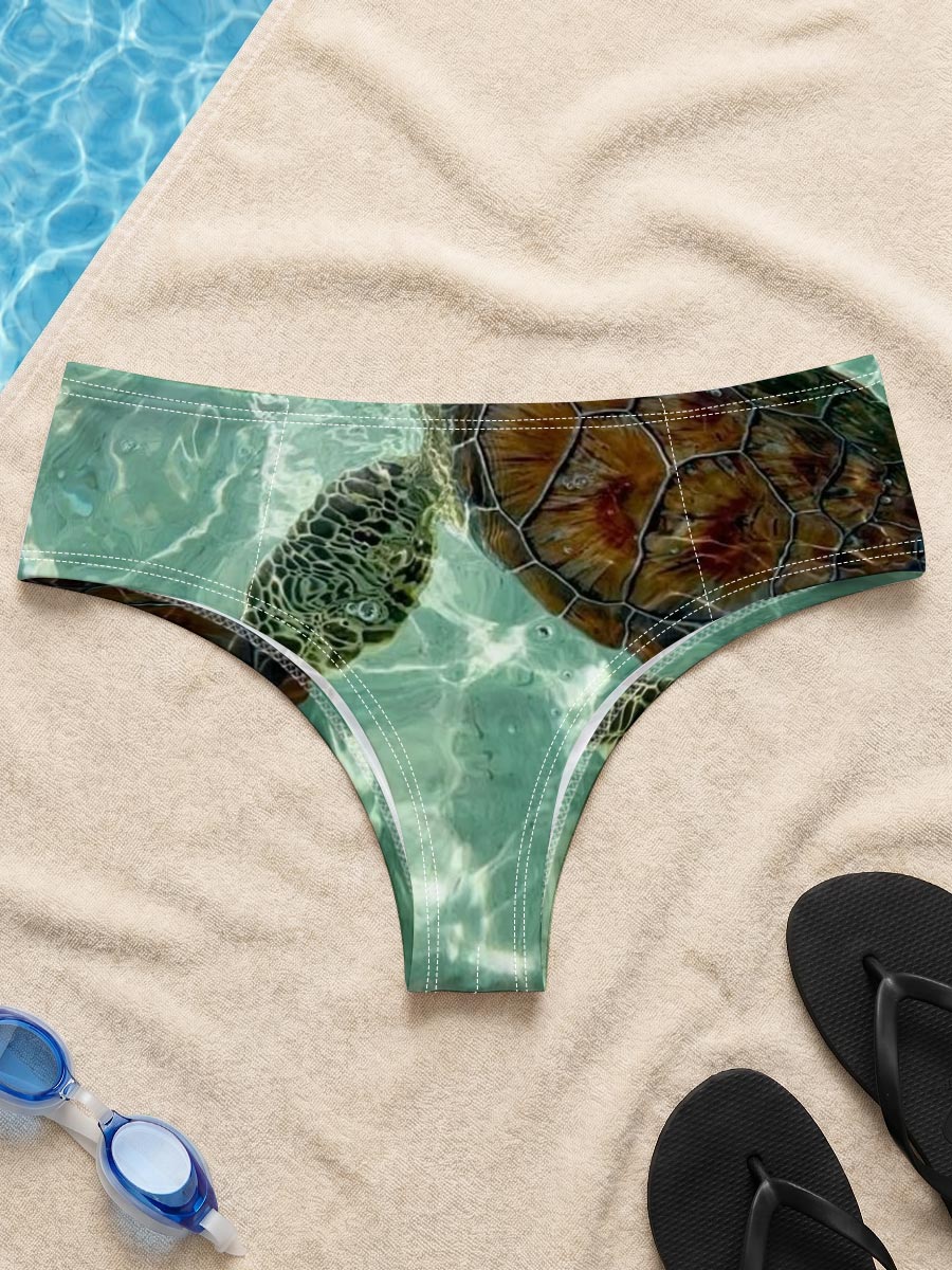 Sea Turtle Swimming in Clear Turquoise Water -  Men's swim trunks