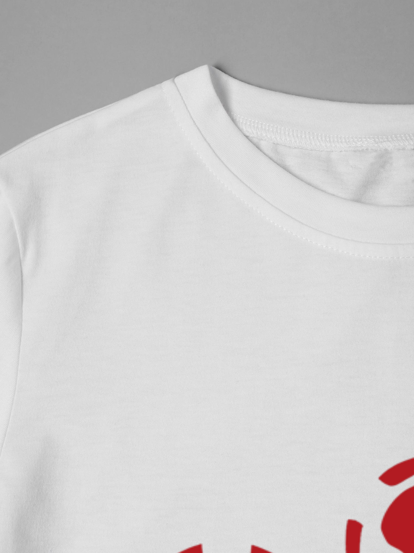 Men's Printed T-Shirt Red Symbolic Pattern Design Casual Round Neck Summer Lightweight Breathable Short Sleeve T-Shirt for Anime Fans and Pop Culture Enthusiasts