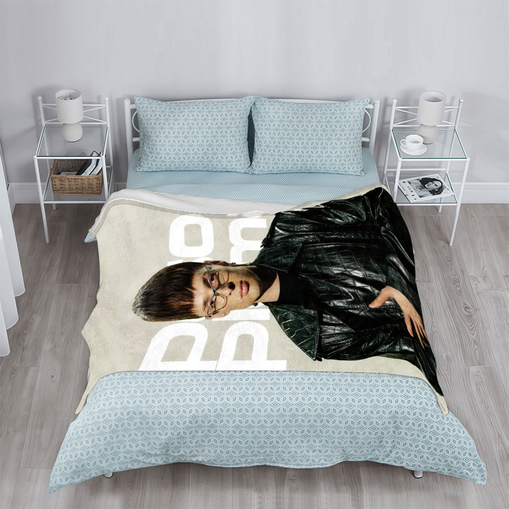 Polo G in a Bold Leather Look – Fashion Portrait with Statement Glasses - Blankets