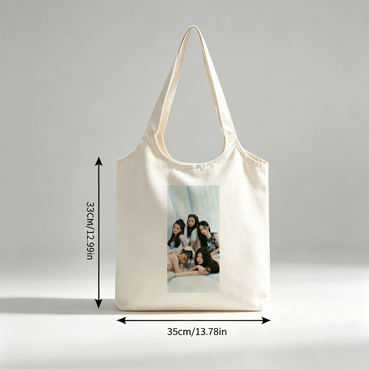 NewJeans Group Photo on Soft Blue Background with Casual Outfits and Relaxed Poses - Canvas shoulder bags/