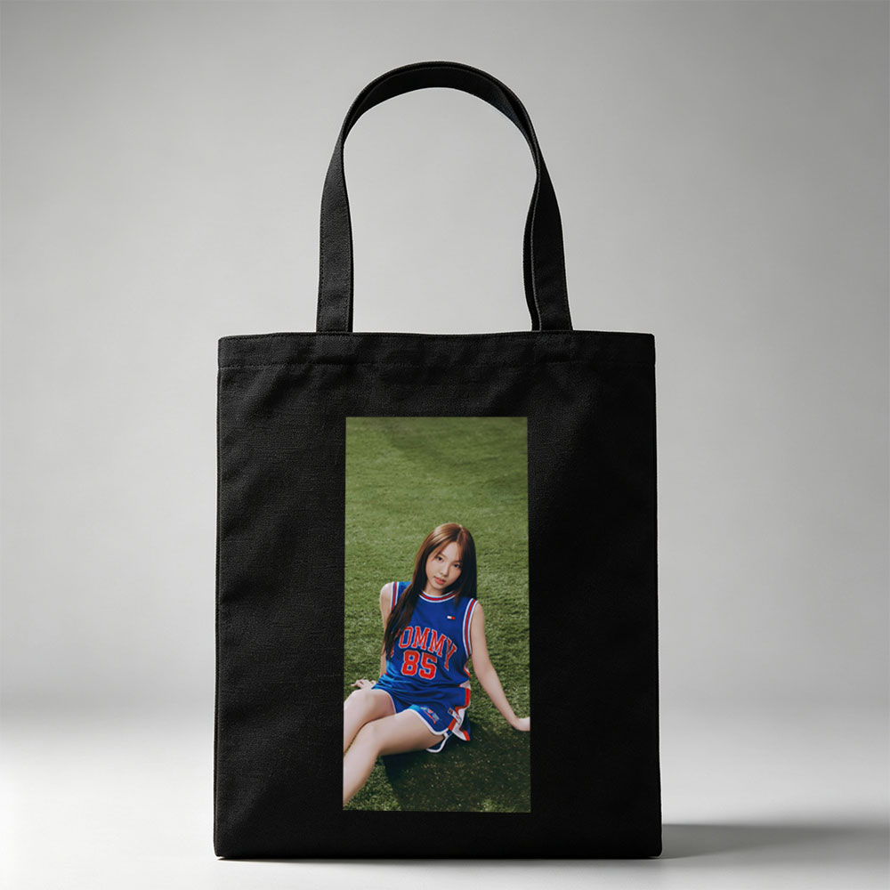 Lisa Blackpink Sports Field Sitting in Tommy 85 Jersey Outfit - Canvas tote bags