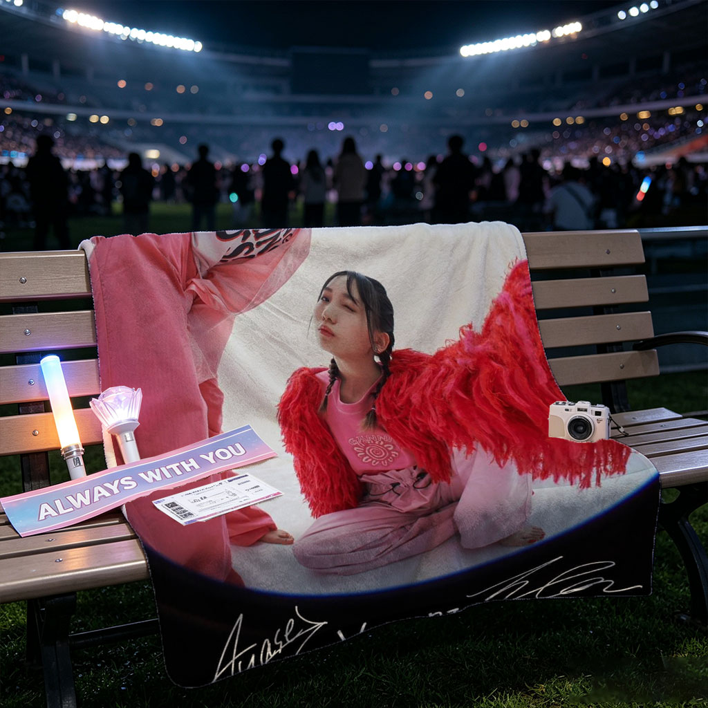 YOASOBI Live Performance in Vibrant Pink Outfits with Fisheye Lens Effect - Blankets