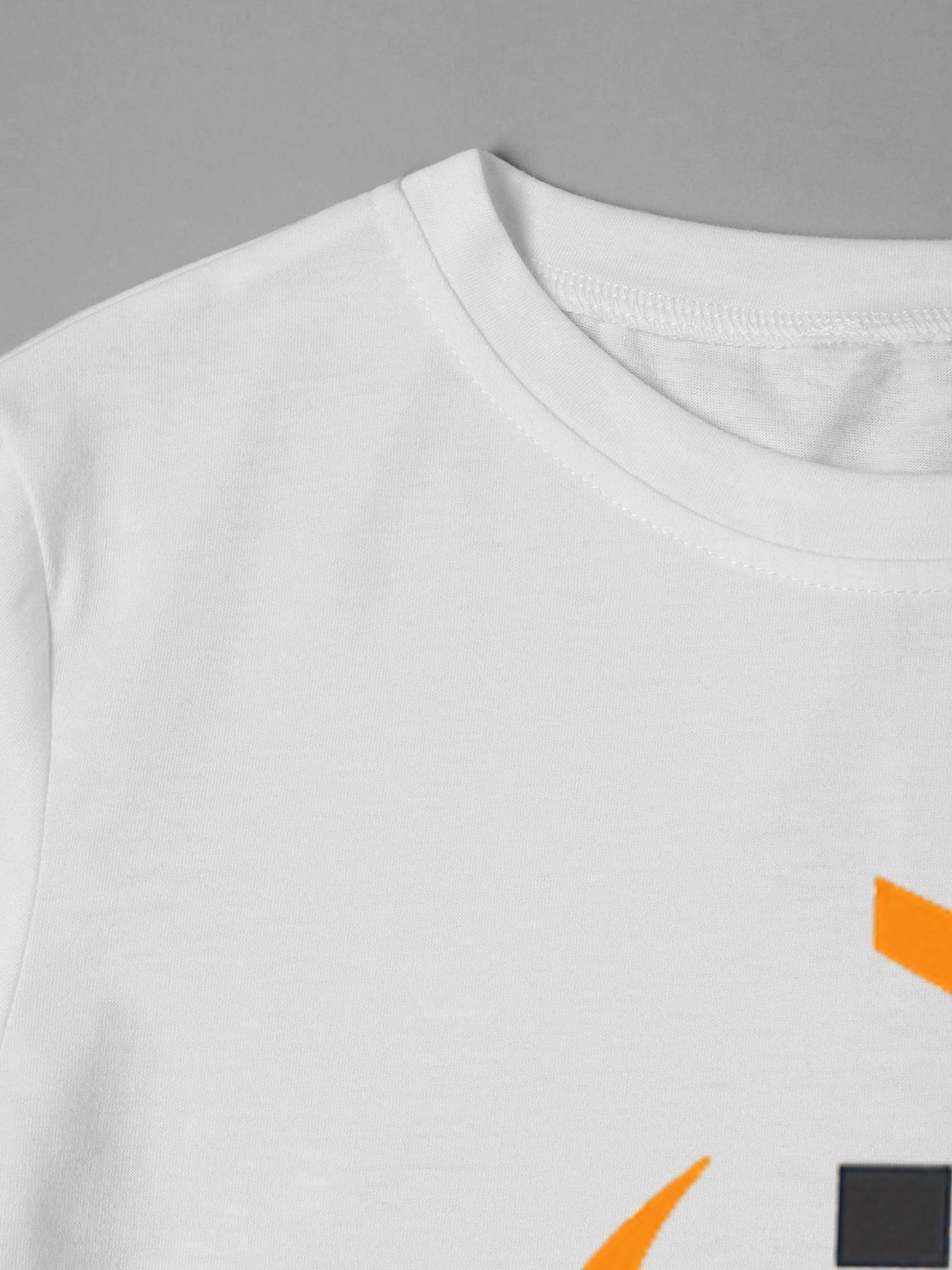Men's Printed T-Shirt with RG SERVICES Logo and House Design, Casual Round Neck Summer Lightweight Breathable Short Sleeve T-Shirt for Work, Office, Daily Wear, Ideal for Professionals and Service Industry Workers