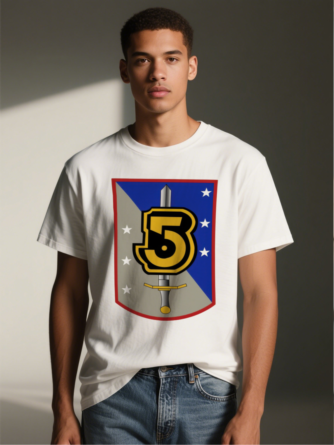 Men's Printed T-Shirt with Number 5 Sword Shield Design, Casual Round Neck Summer Lightweight Breathable Short Sleeve Tee for Military Enthusiasts and Outdoor Activities