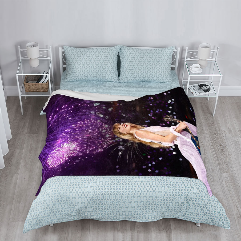 Taylor Swift Live Performance with Fireworks and Acoustic Guitar - Blankets