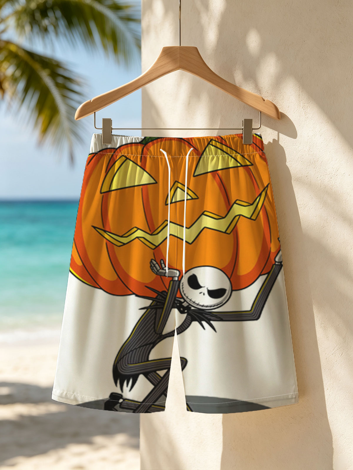 Jack Skellington Holding a Giant Jack-o'-Lantern -  Beach shorts