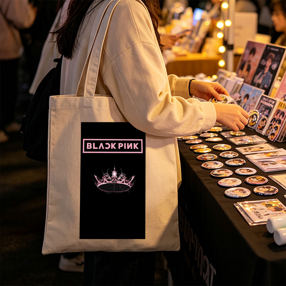 BLACKPINK Crown Logo on Black Background - Canvas tote bags