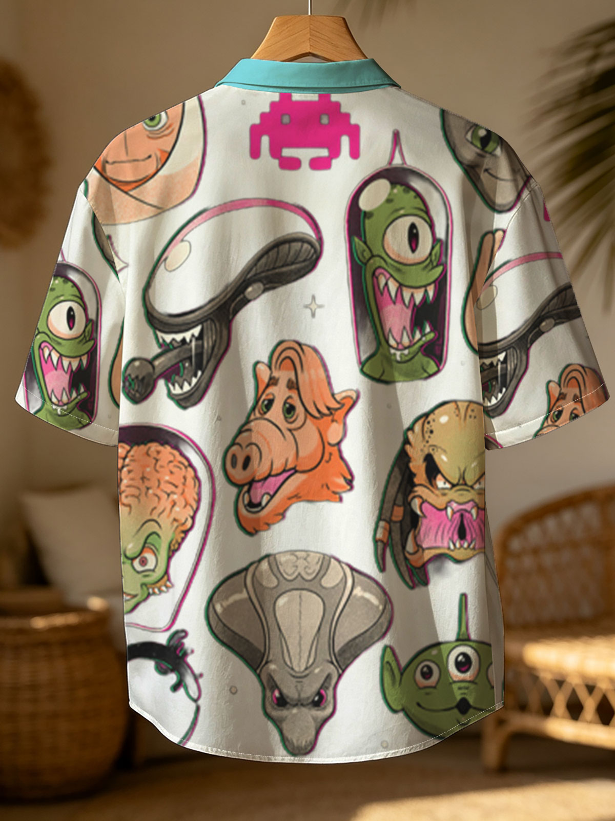 Alien Characters and Sci-Fi Icons: E.T., Alien, Predator, Yoda, Darth Vader, Space Invader, and More -  Shirt