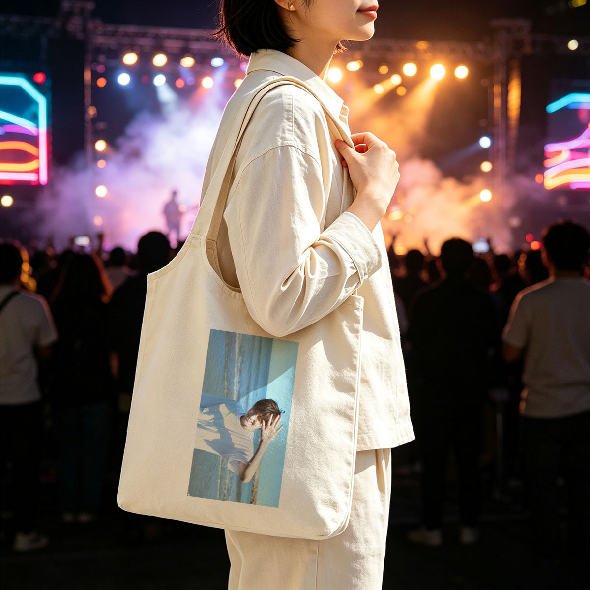 BTS Jungkook Beach Scene Smiling and Waving in White T-Shirt - Canvas shoulder bags/