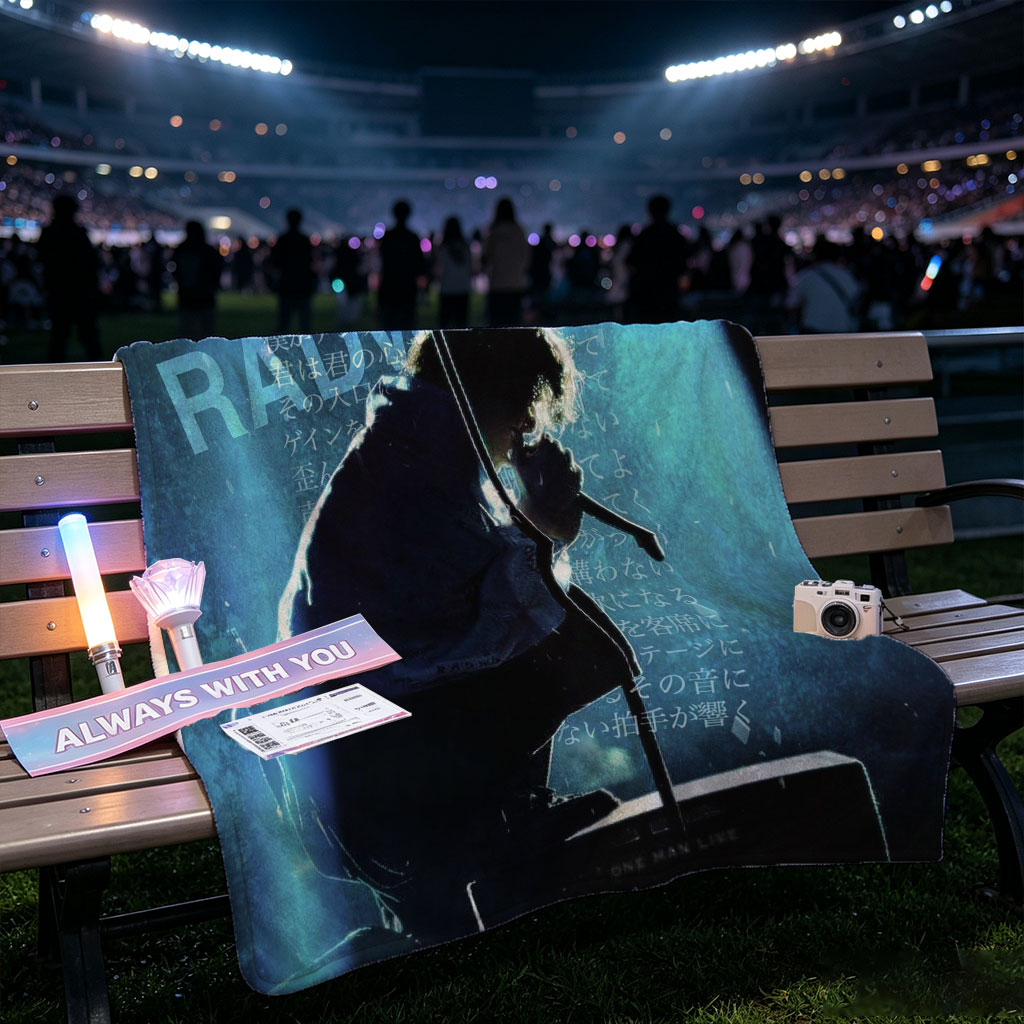 RADWIMPS Live Performance - Singer on Stage with Microphone and Dramatic Lighting - Blankets