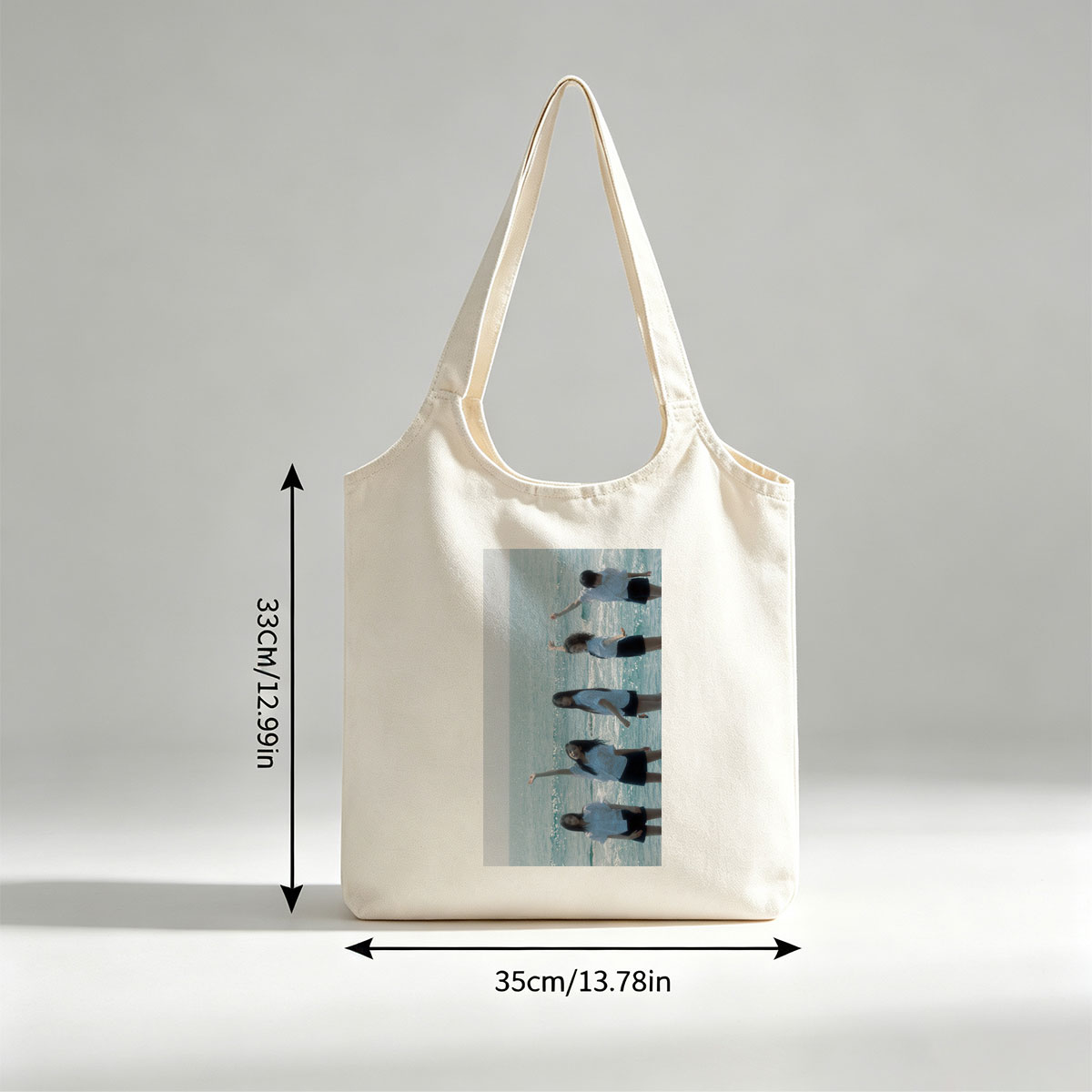 NewJeans Standing in Ocean Waves Wearing White Shirts and Black Skirts - Canvas shoulder bags/