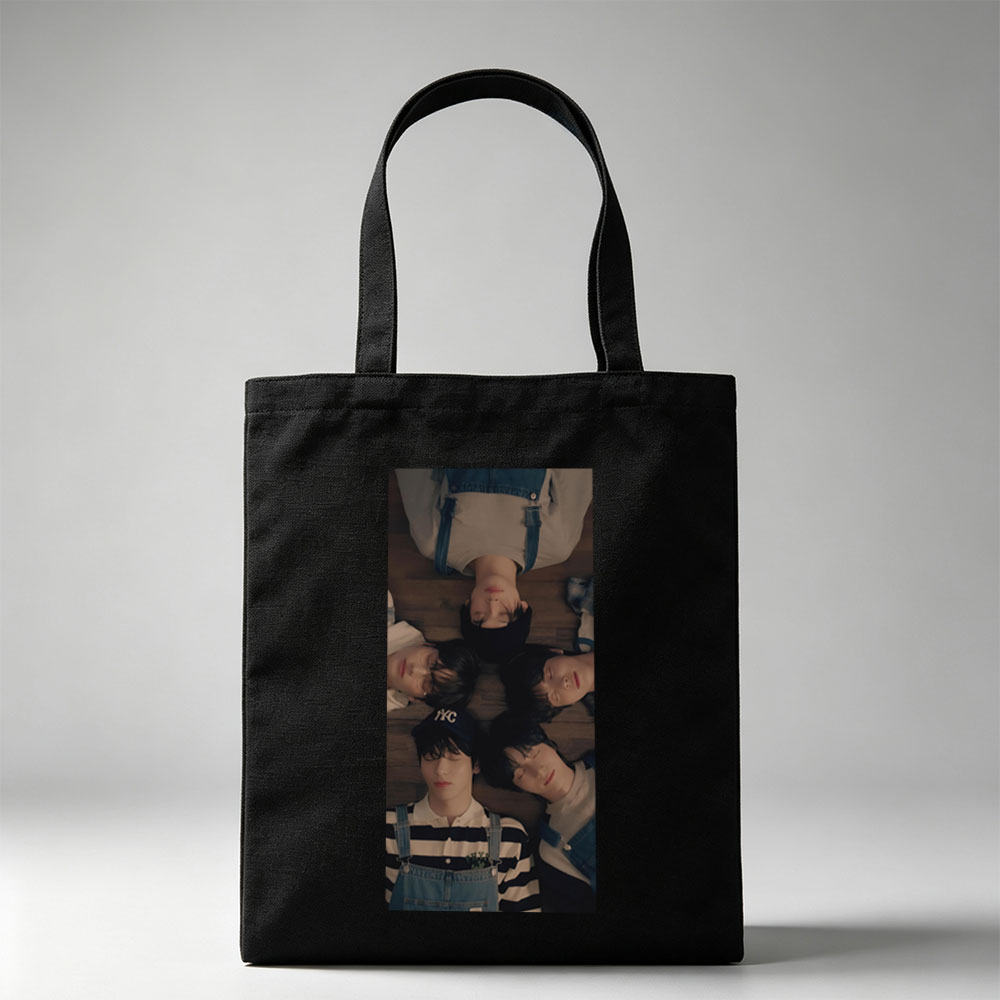 TXT Members Lying in a Circle on Wooden Floor Wearing Overalls and Casual Outfits - Canvas tote bags