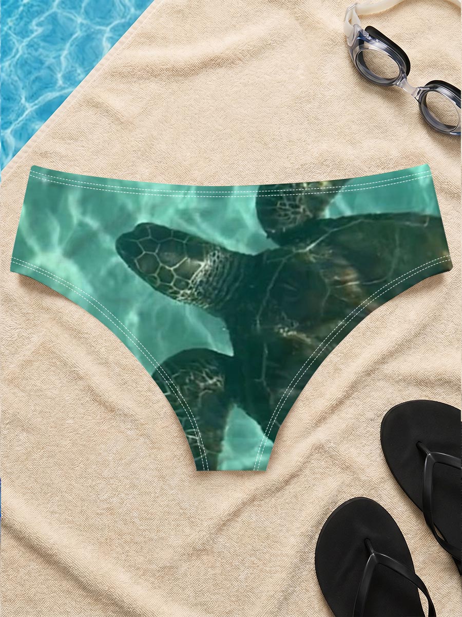 Sea Turtle Swimming Among Tropical Flowers in Clear Water -  Men's swim trunks