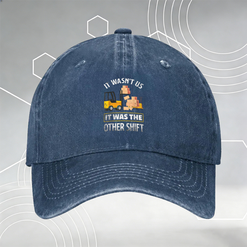 New Baseball Cap with Romantic Kiss Print and 
