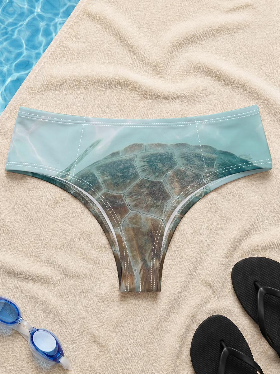 Sea Turtle Swimming in Clear Blue Water -  Men's swim trunks