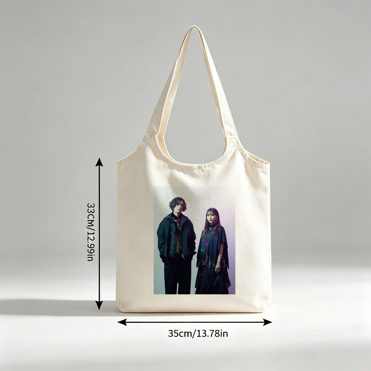YOASOBI in Studio Portrait - Fashionable Duo Poses Against Gradient Background - Canvas shoulder bags/