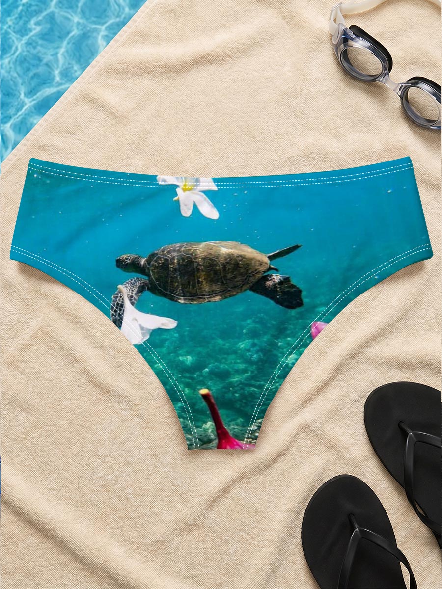 Sea Turtle Swimming Among Floating Flowers Underwater -  Men's swim trunks