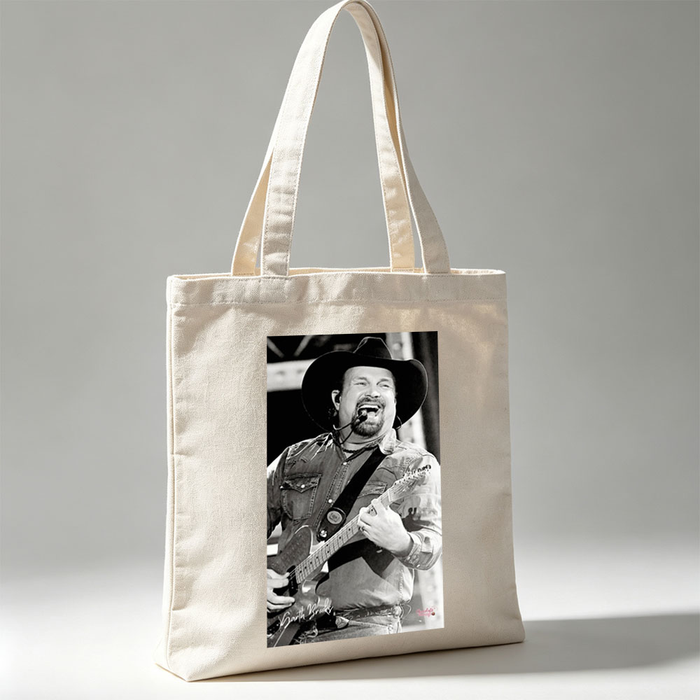Garth Brooks Performing Live with Guitar and Cowboy Hat in Black and White Photo - Canvas tote bags
