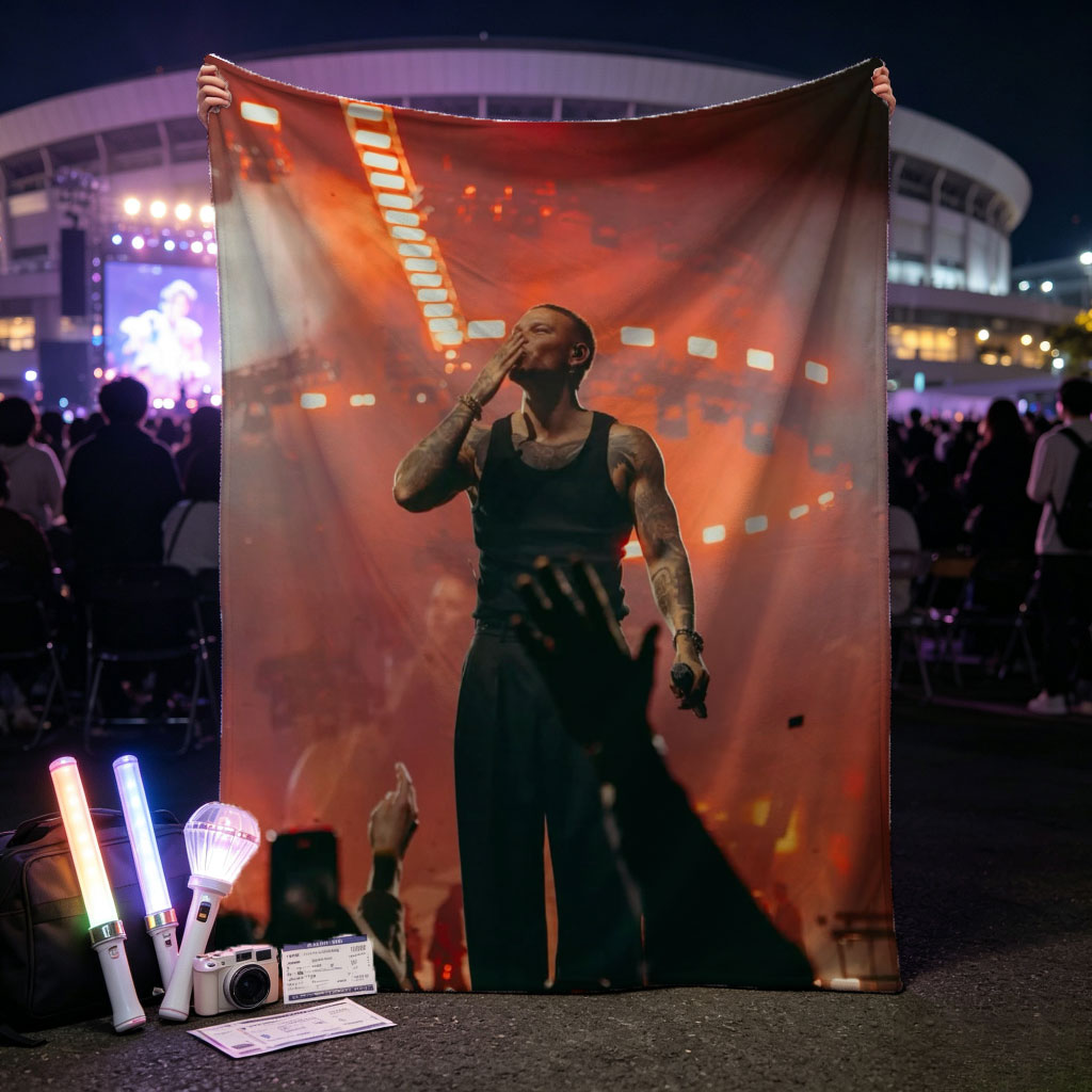 Tory Lanez on Stage Performing at a Concert with Intense Red Lighting and Crowd Engagement - Blankets