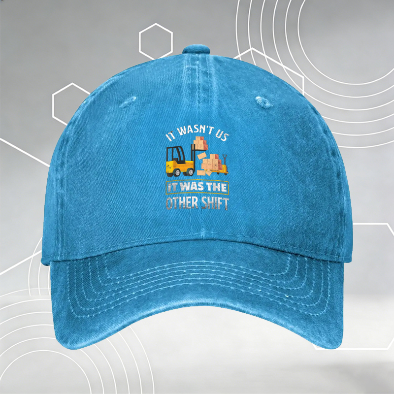 New Baseball Cap with Romantic Kiss Print and 