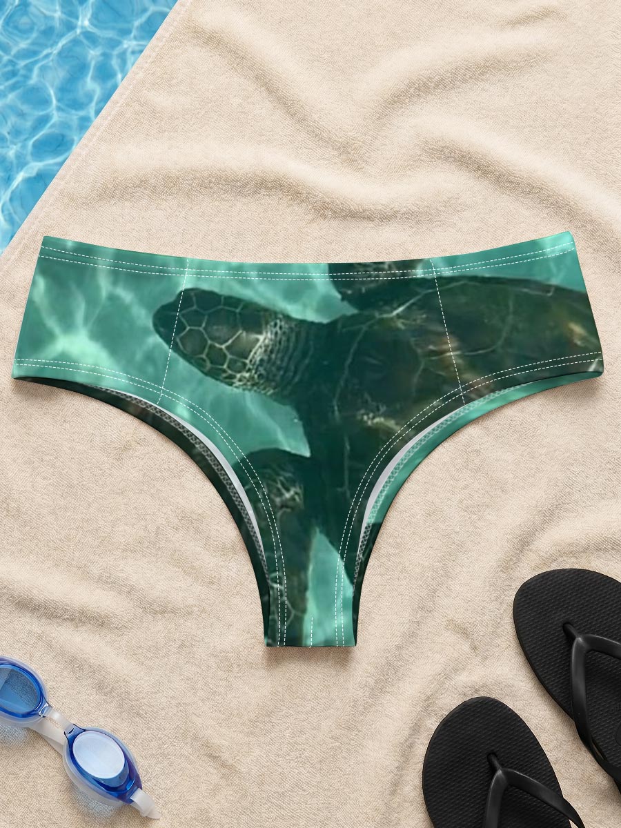 Sea Turtle Swimming Among Tropical Flowers in Clear Water -  Men's swim trunks