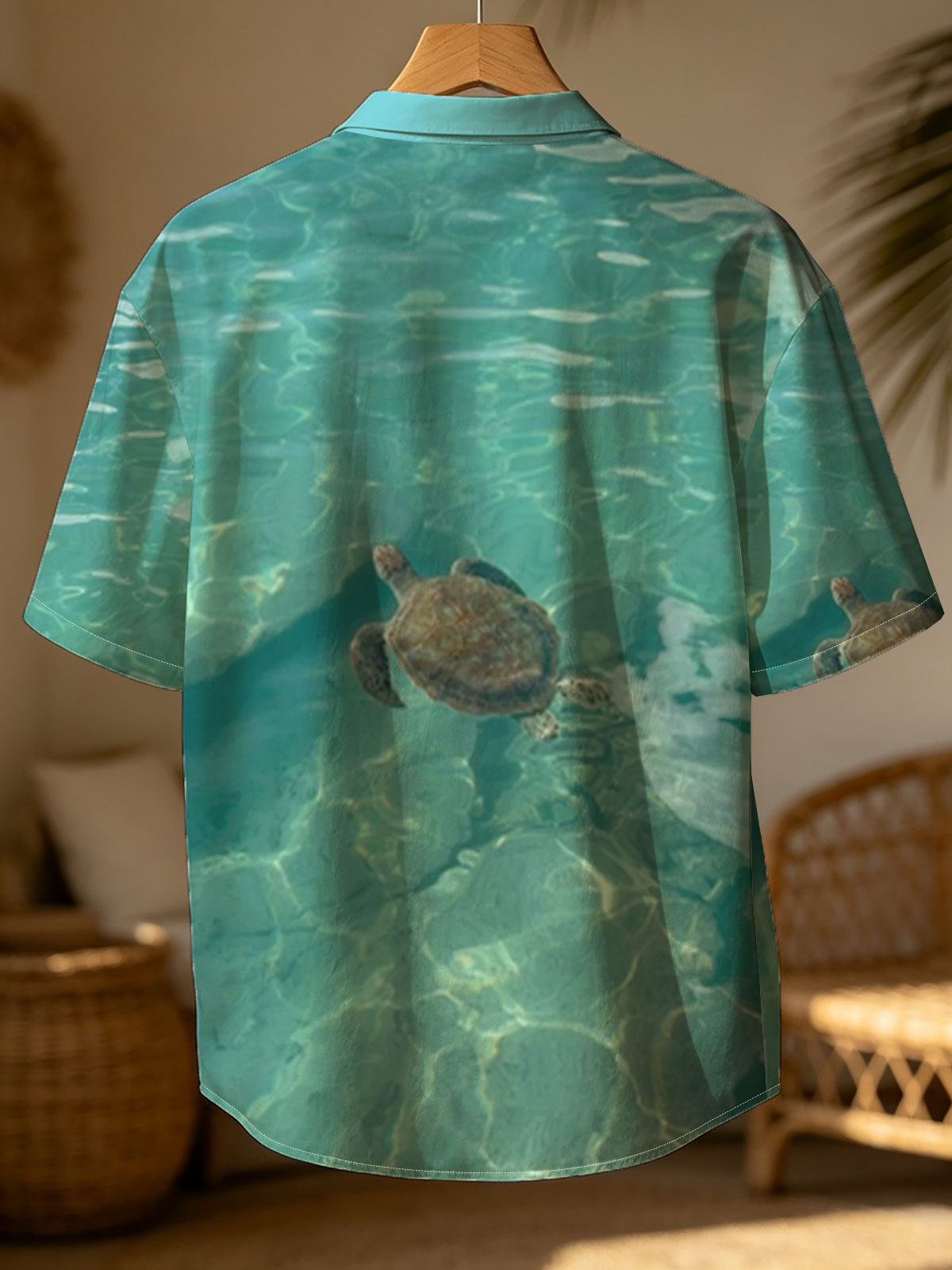 Sea turtle swimming in clear turquoise water -  Shirt