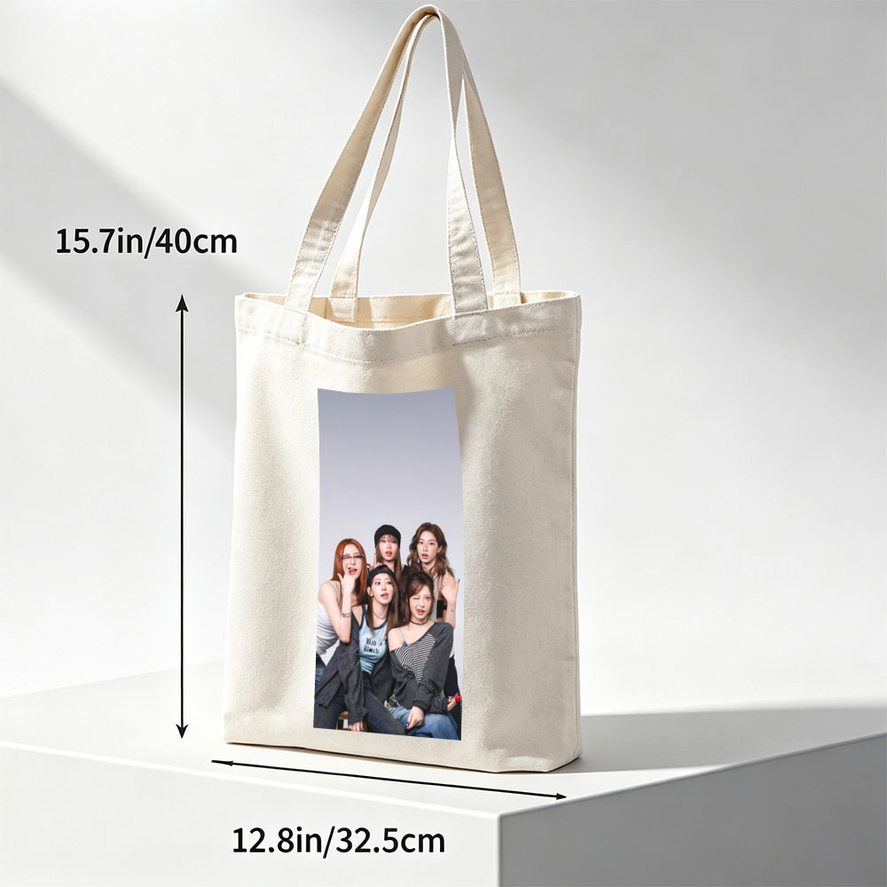 NewJeans Group Photo - Five Members Posing Together in Casual Outfits Against a Neutral Background - Canvas tote bags
