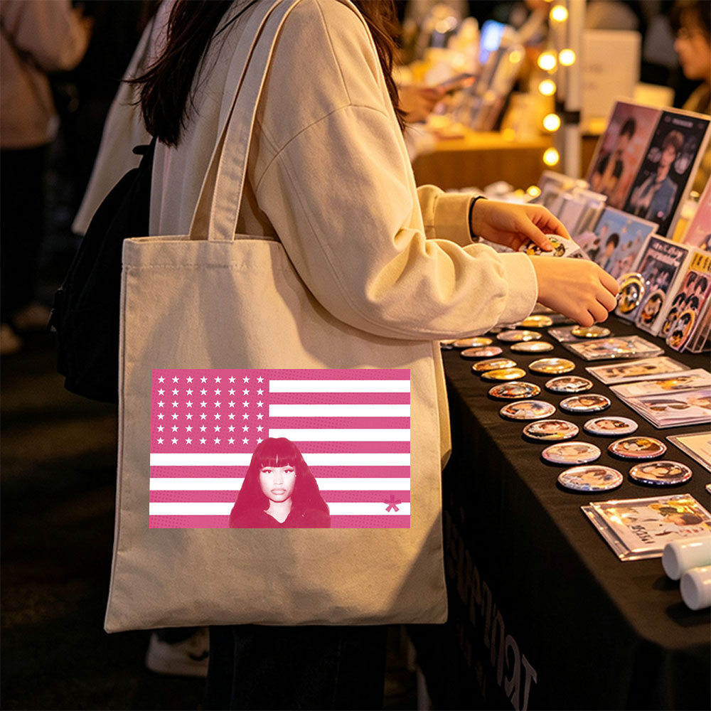 Nicki Minaj in Front of Pink American Flag Background - Canvas tote bags
