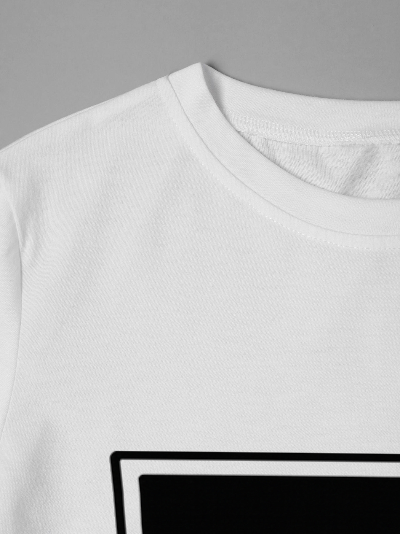 Men's Printed T-Shirt with Mountain Logo and 