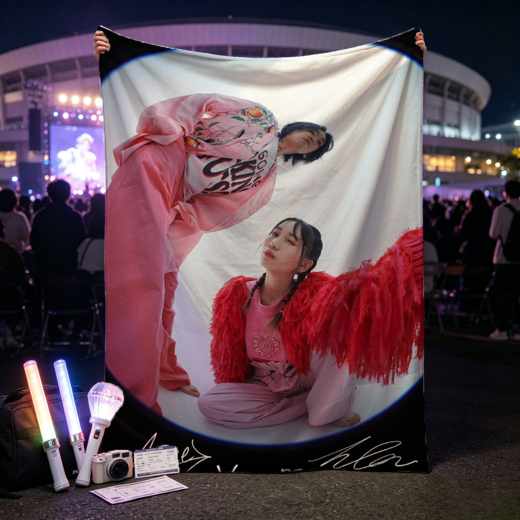 YOASOBI Live Performance in Vibrant Pink Outfits with Fisheye Lens Effect - Blankets