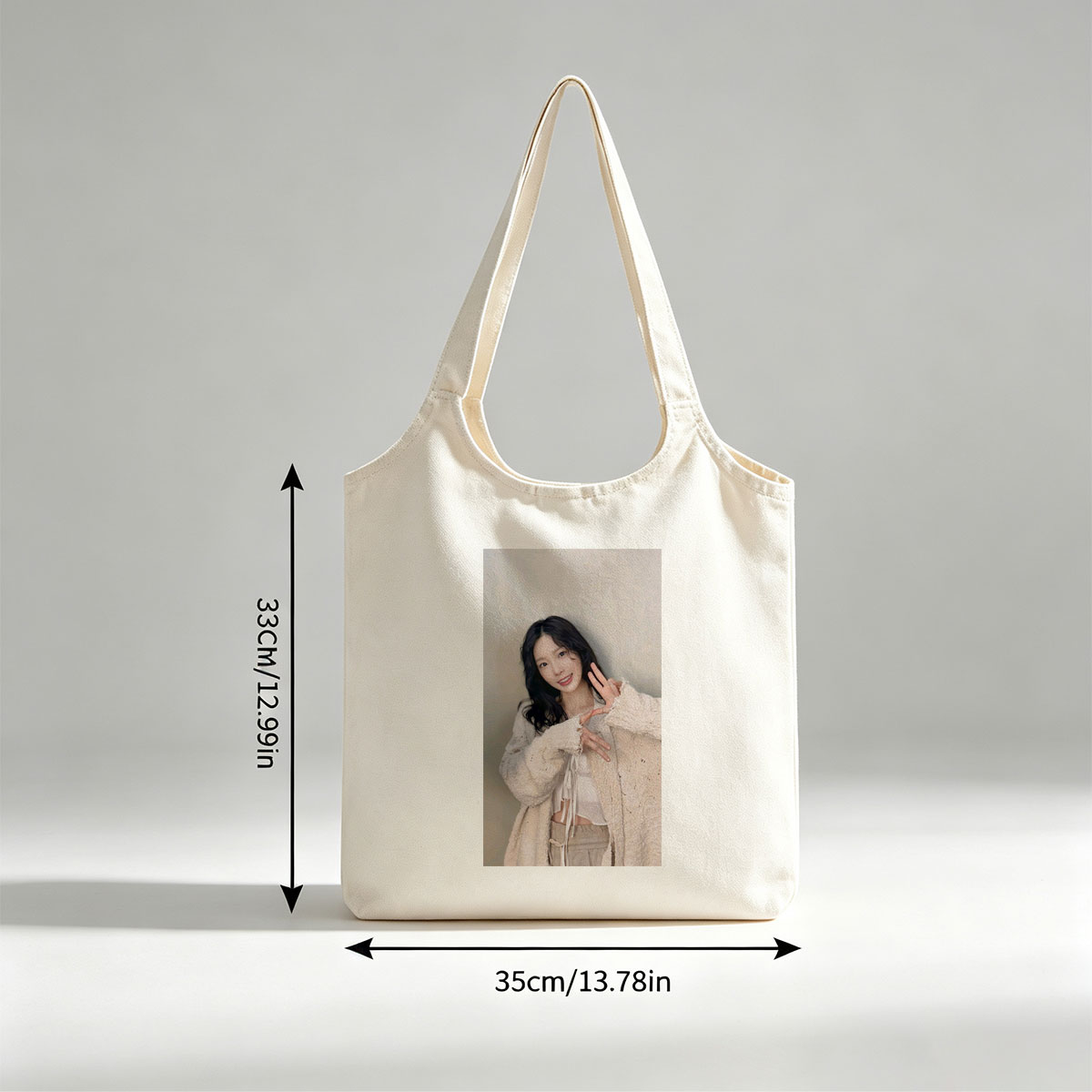 Lee Su-jeong in a Cozy Outfit Making a Peace Sign Pose - Canvas shoulder bags/